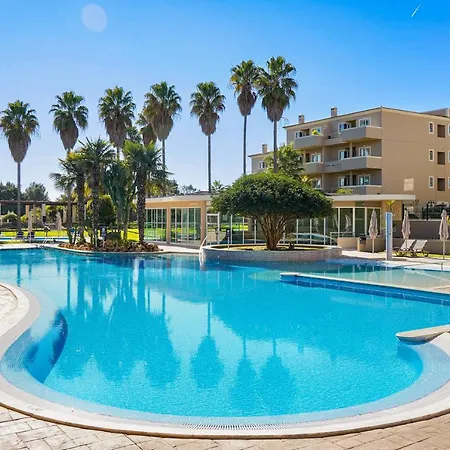 Ξενοδοχείο με διαμερίσματα Vitors Plaza 4*