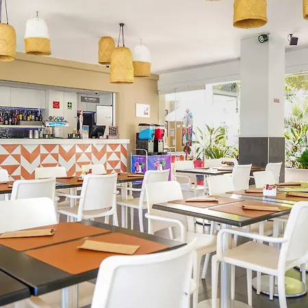 Vitors Plaza Aparthotel