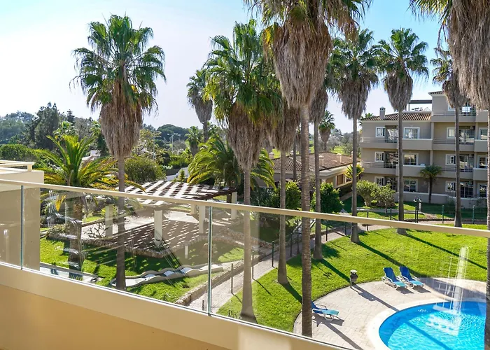 アパートホテル Vitors Plaza 4*