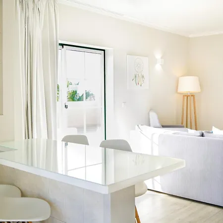 Vitor's Plaza 4*